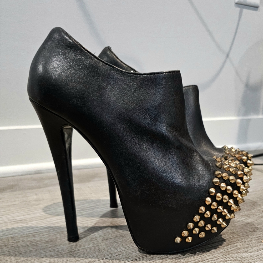 Steve Madden Studded Black Boots